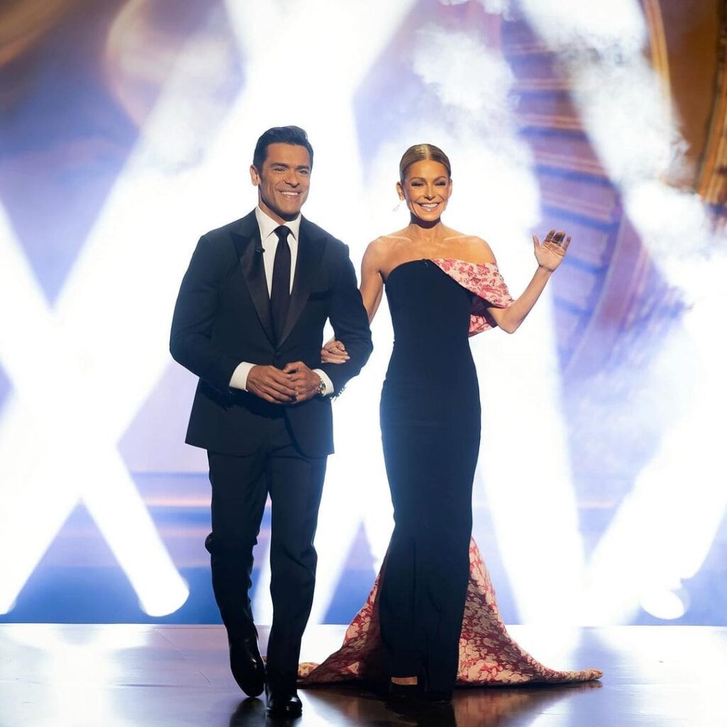 Mark Consuelos' with his wife Kelly Ripa